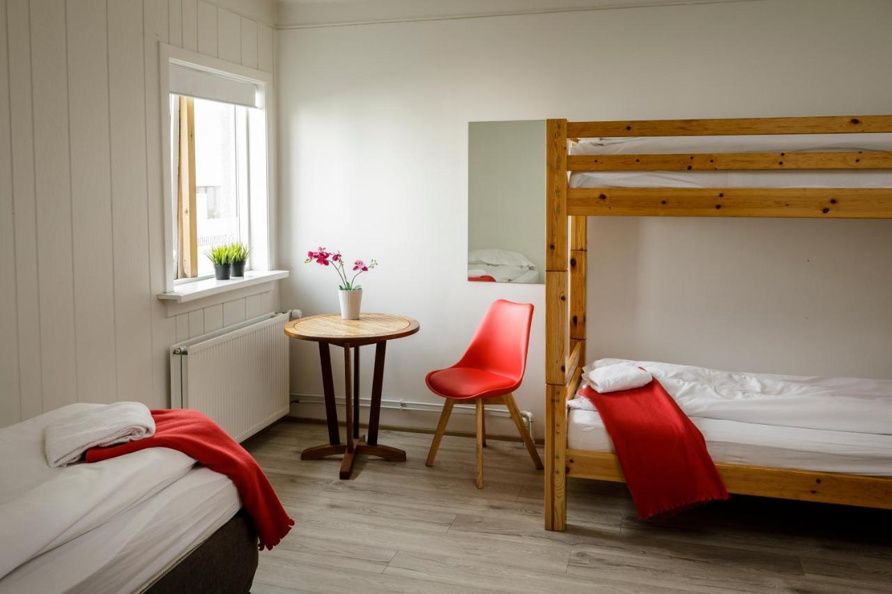 Guesthouse Sunnuholl Вестманнаэйяр Экстерьер фото